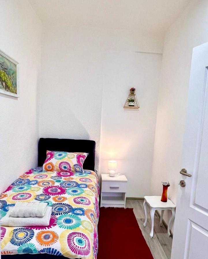 M Apartman Foca Extérieur photo