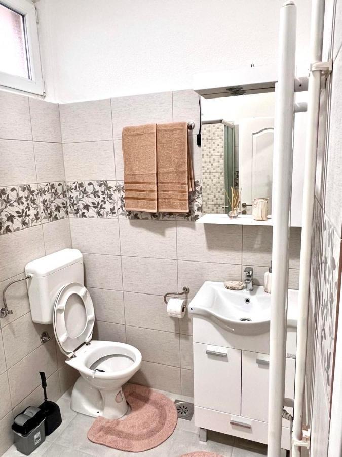 M Apartman Foca Extérieur photo