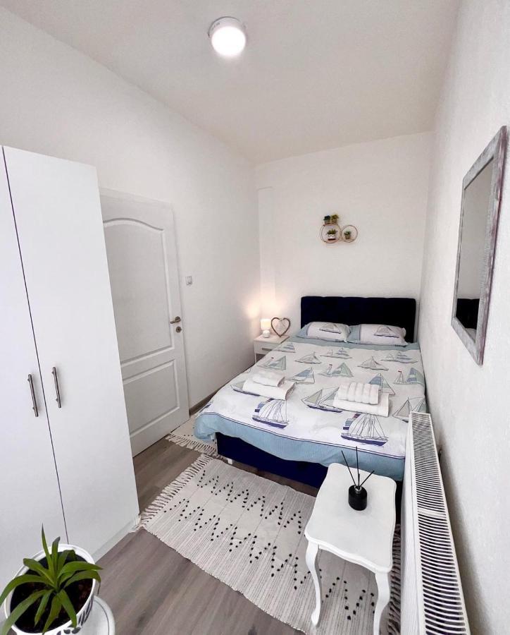 M Apartman Foca Extérieur photo